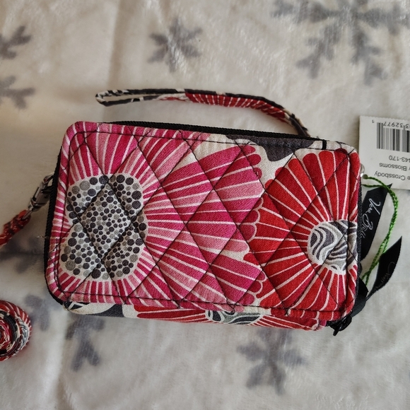 Vera Bradley All In One Crossbody Cherry Blossoms Bag - Picture 4 of 10